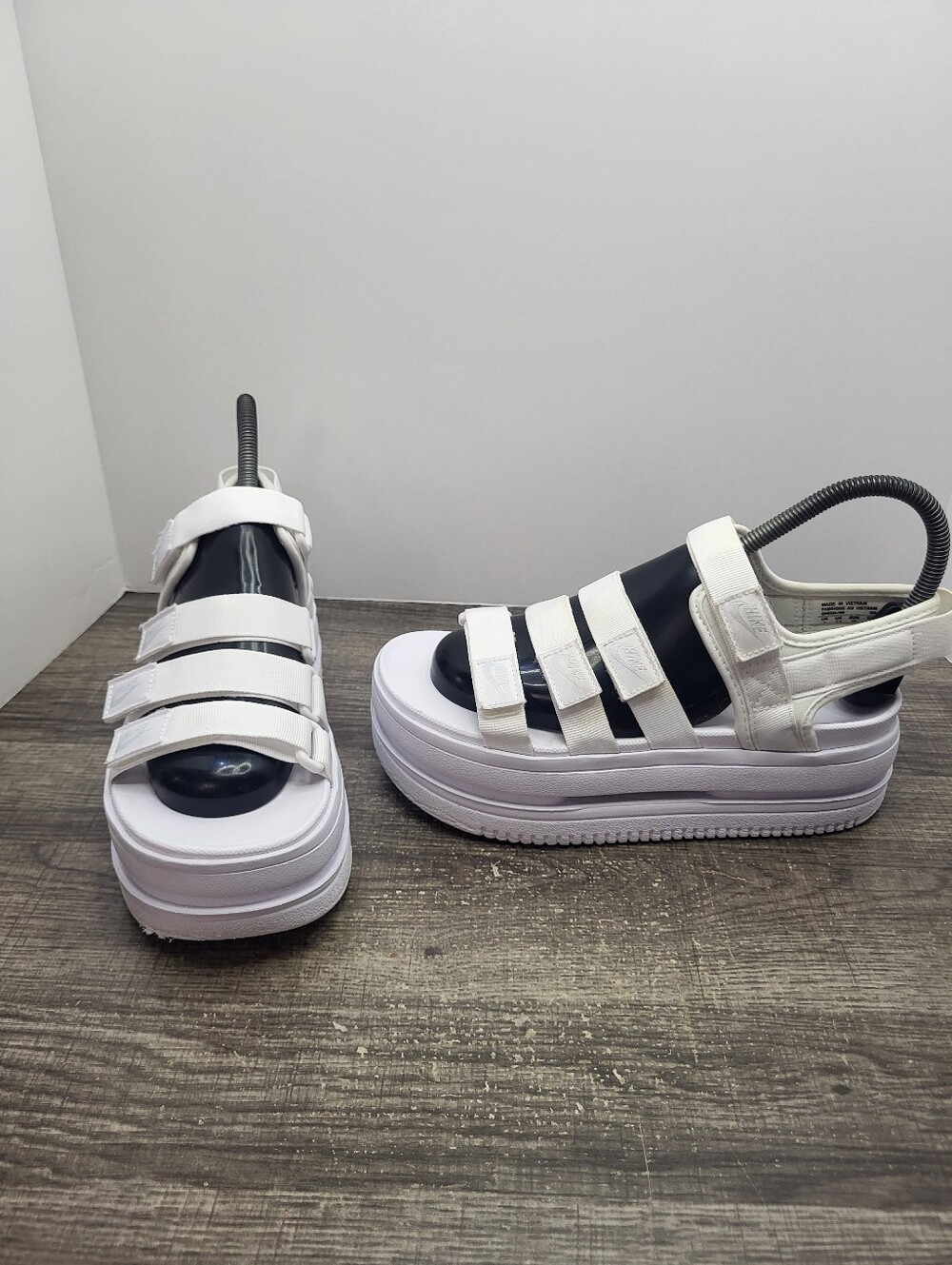 Nike Icon Classic Sandals White Platinum-White Summer Beach Women’s Size 7